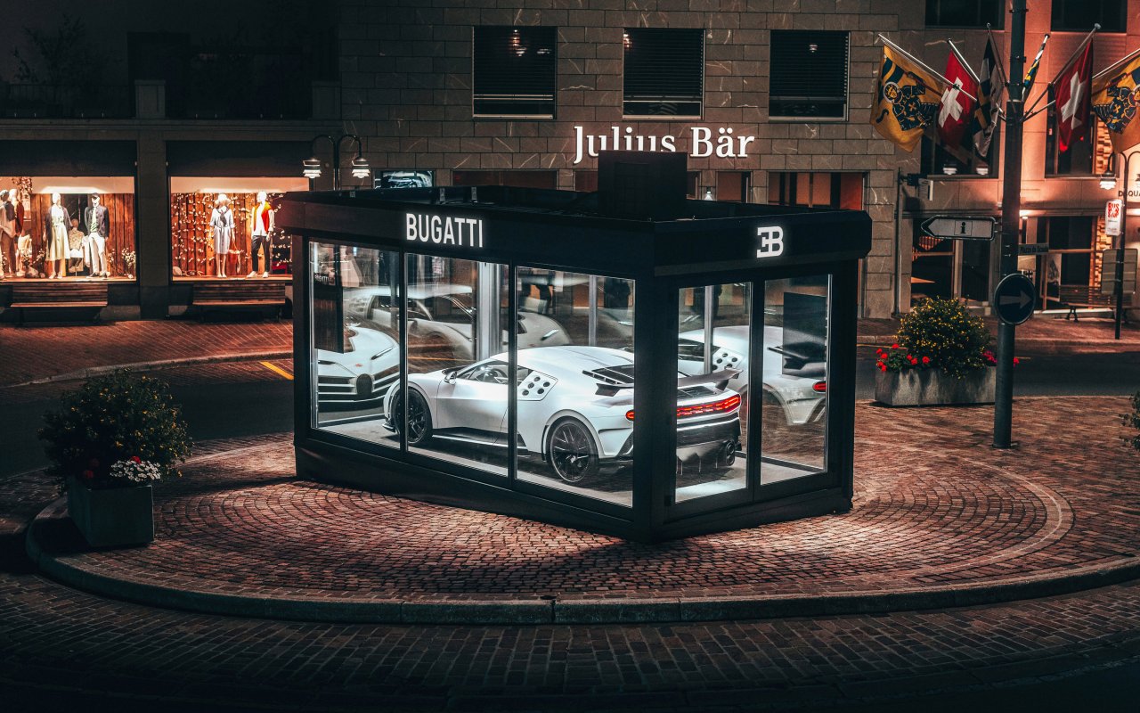 In St. Moritz steht ein Bugatti Centodieci im Mittelpunkt der Passione Engadina 2022, welcher von einem Eigentümer zur Verfügung gestellt wurde.